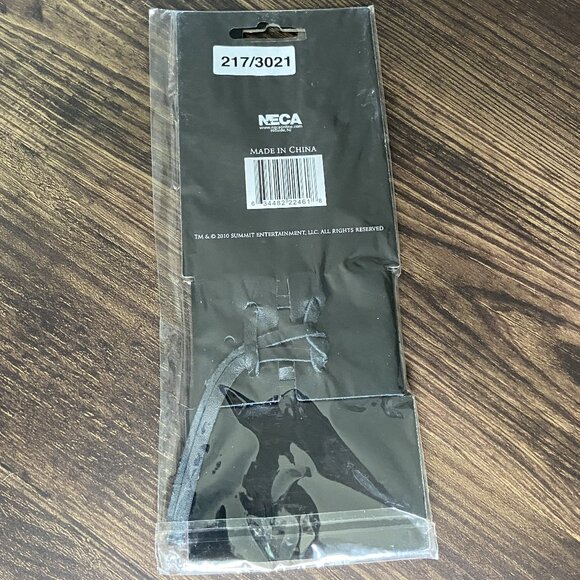 NWT NECA Twilight Eclipse Edward Wristcuff - Picture 5 of 6